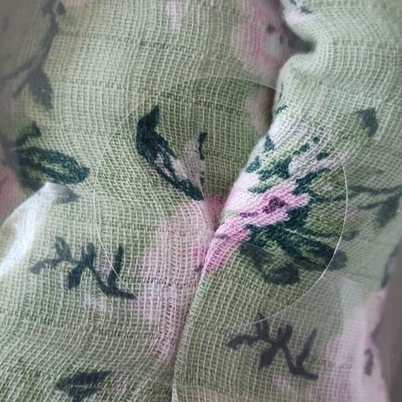 Lulujo Deluxe Muslin Swaddle Blanket Green Floral 47"x 47" - Picture 2 of 8